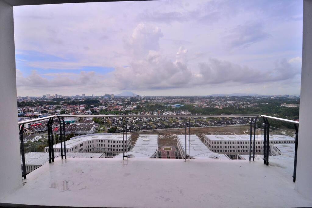 Lovely Vivamall City View With 2 Card Lv12 Kuching Extérieur photo