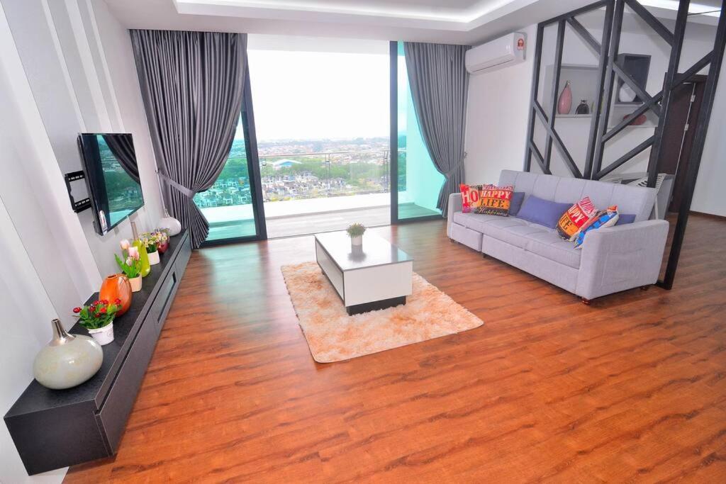 Lovely Vivamall City View With 2 Card Lv12 Kuching Extérieur photo