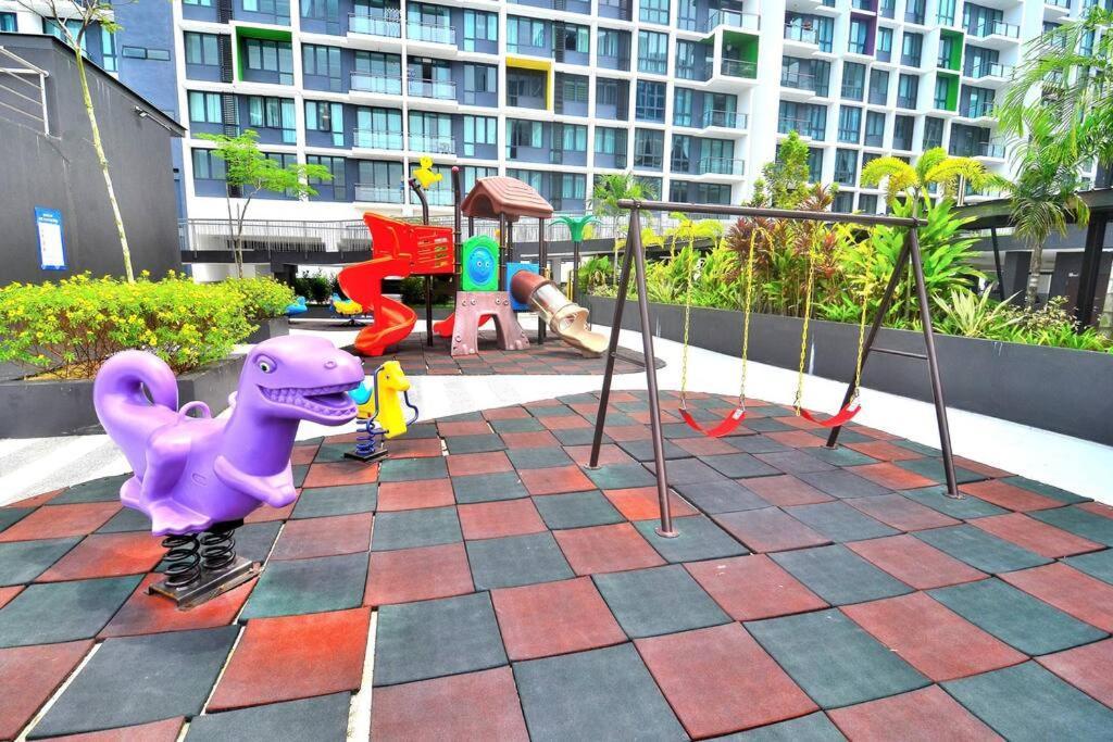 Lovely Vivamall City View With 2 Card Lv12 Kuching Extérieur photo